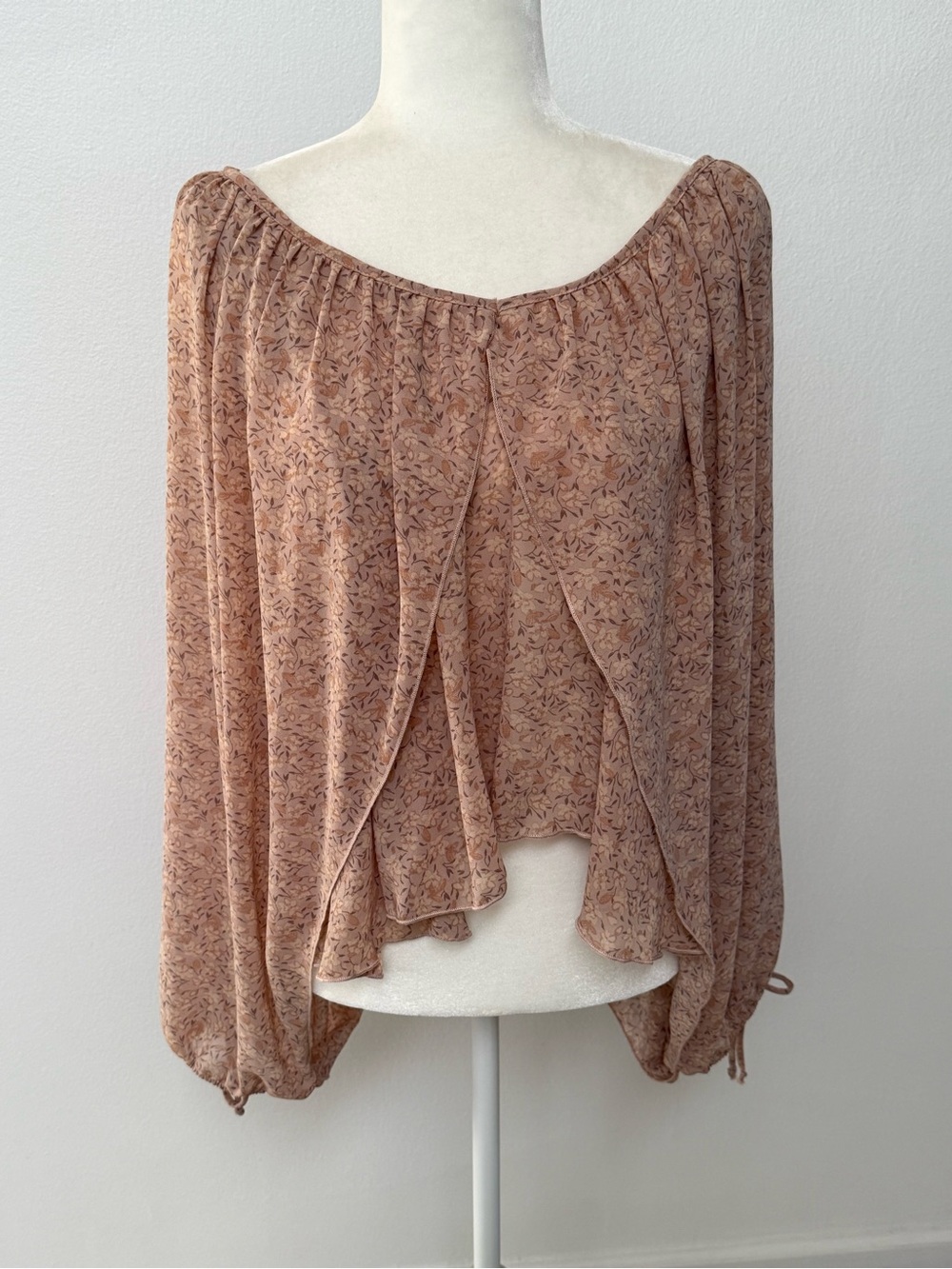 Women’s Off-Shoulder Floral Peasant Blouse in Dusty Rose